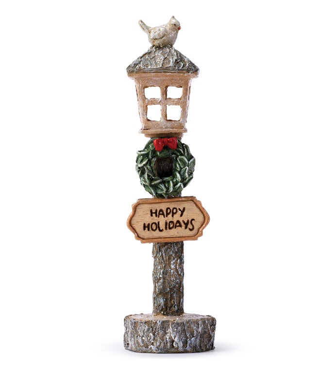 Happy Holiday Wreath Lantern Post