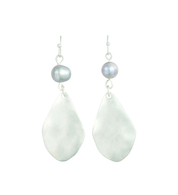 Silver Earrings with Grey Pearl